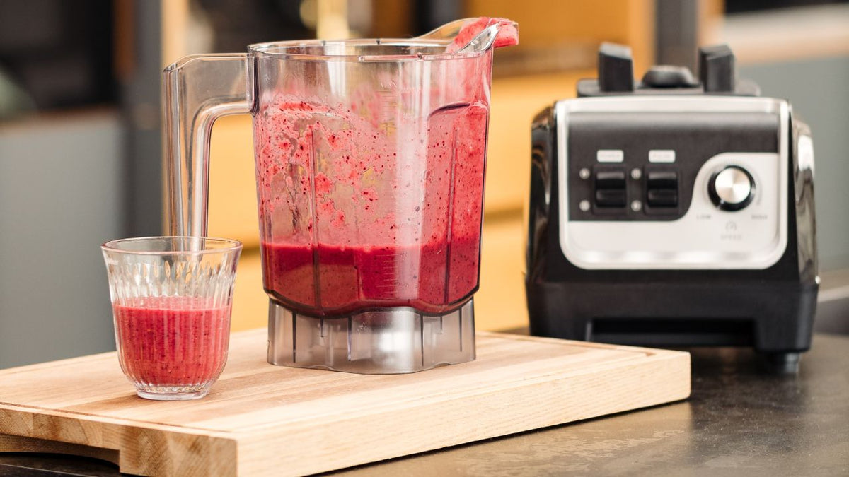 Smoothie i glas – lavet med smoothie blender fra Qookware