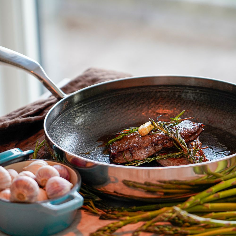 Non-stick stegepande — hvad du skal vide i 2026
