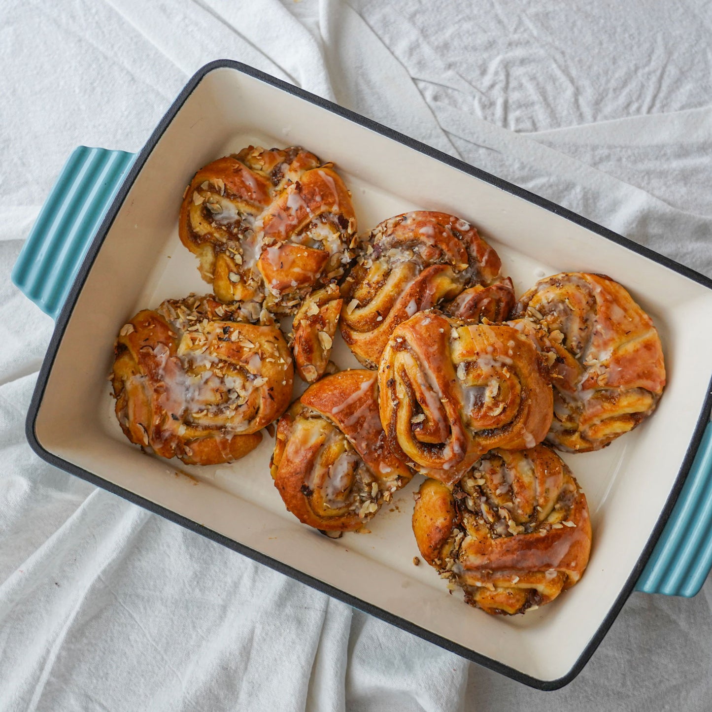 Anretning i emaljeret støbejerns fad 3,5 liter