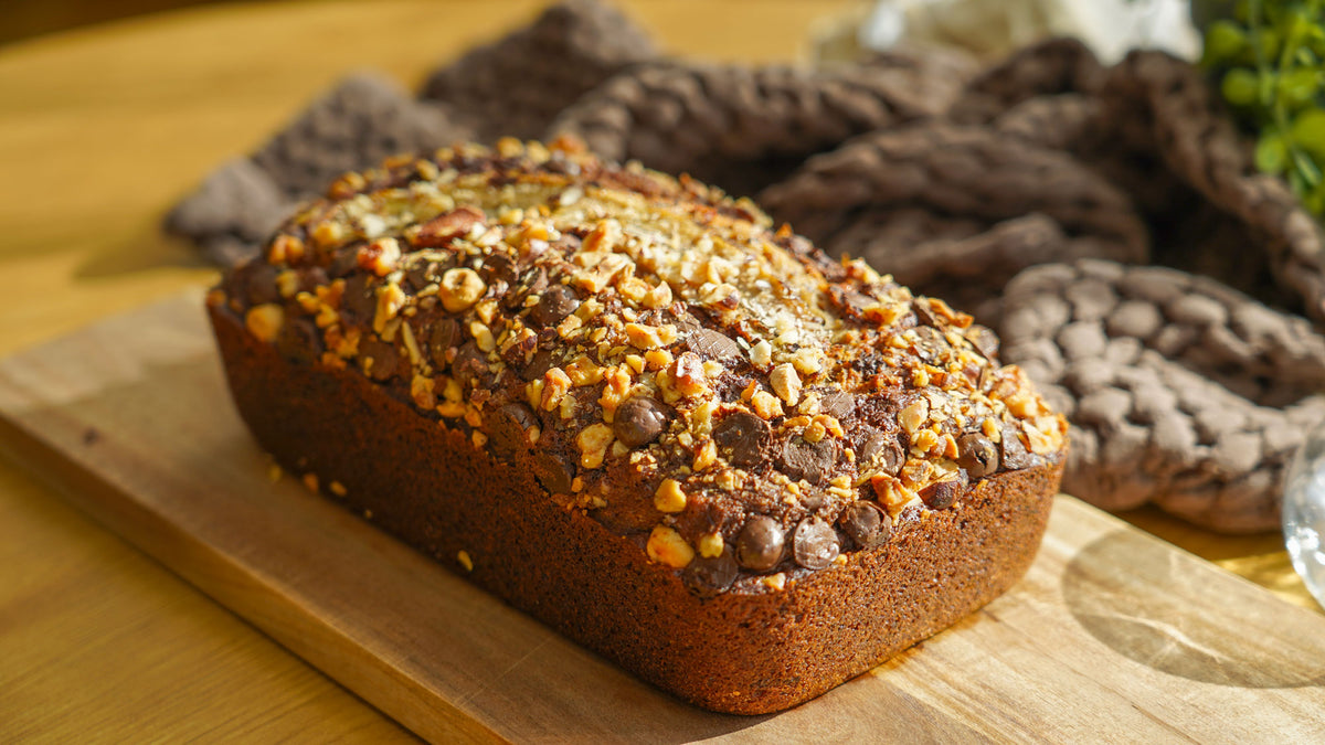 Bananbrød med chokolade, nødder og kaffe-mascarponecreme