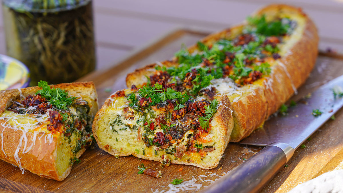 Egg Boats med spinat, feta & soltørrede tomater