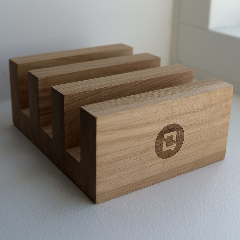 Holder i Egetræ til Skærebrætter