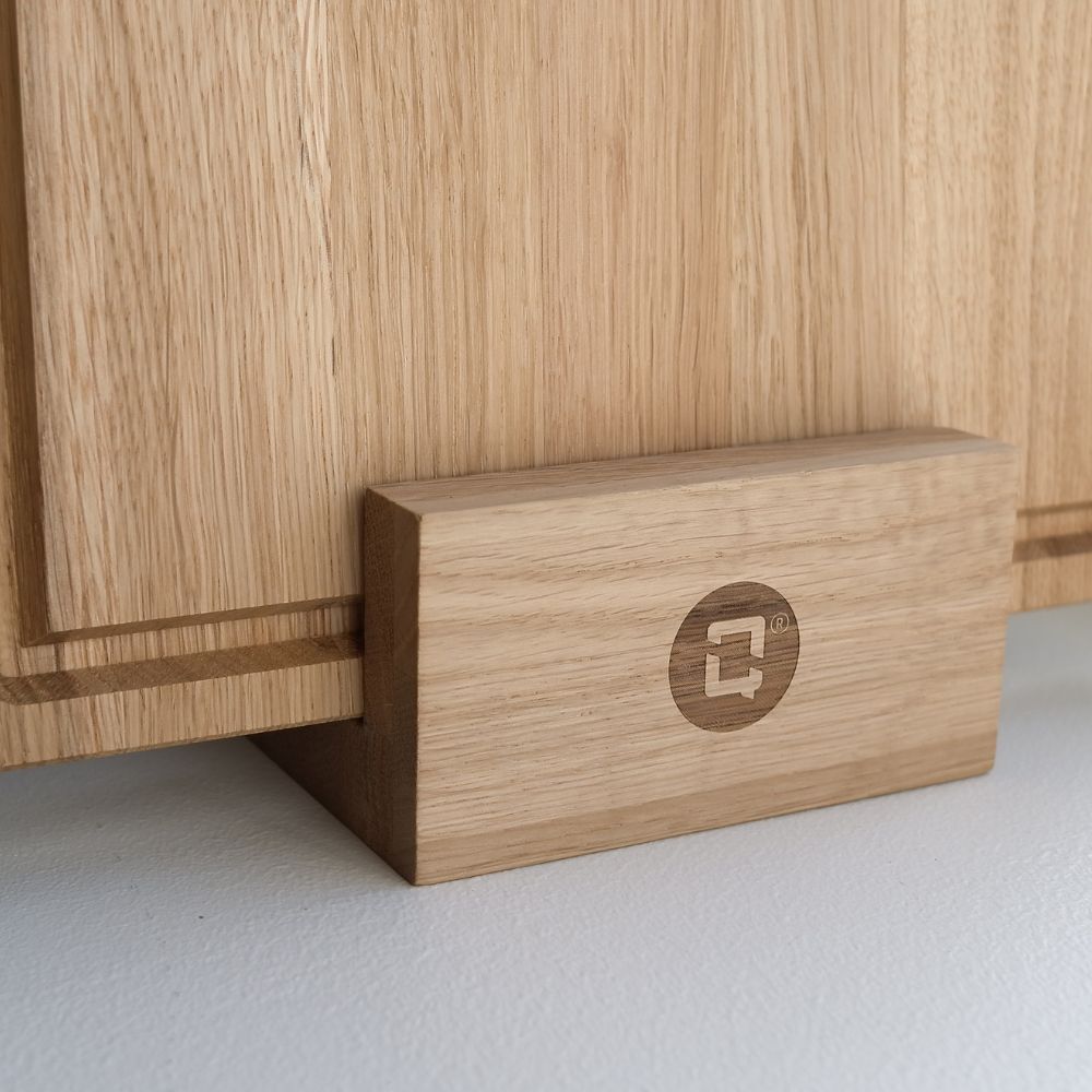 Holder i Egetræ til Skærebrætter