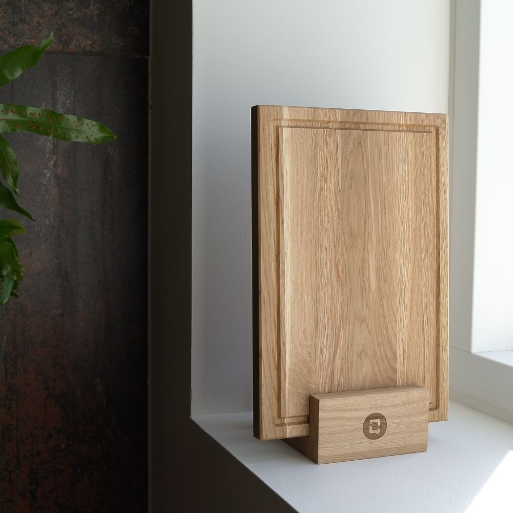 Lille skærebræt i Egetræ - 30x20 cm med saftrille