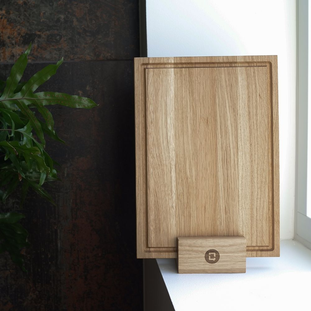 Mellem skærebræt i Egetræ - 35x25 cm med saftrille