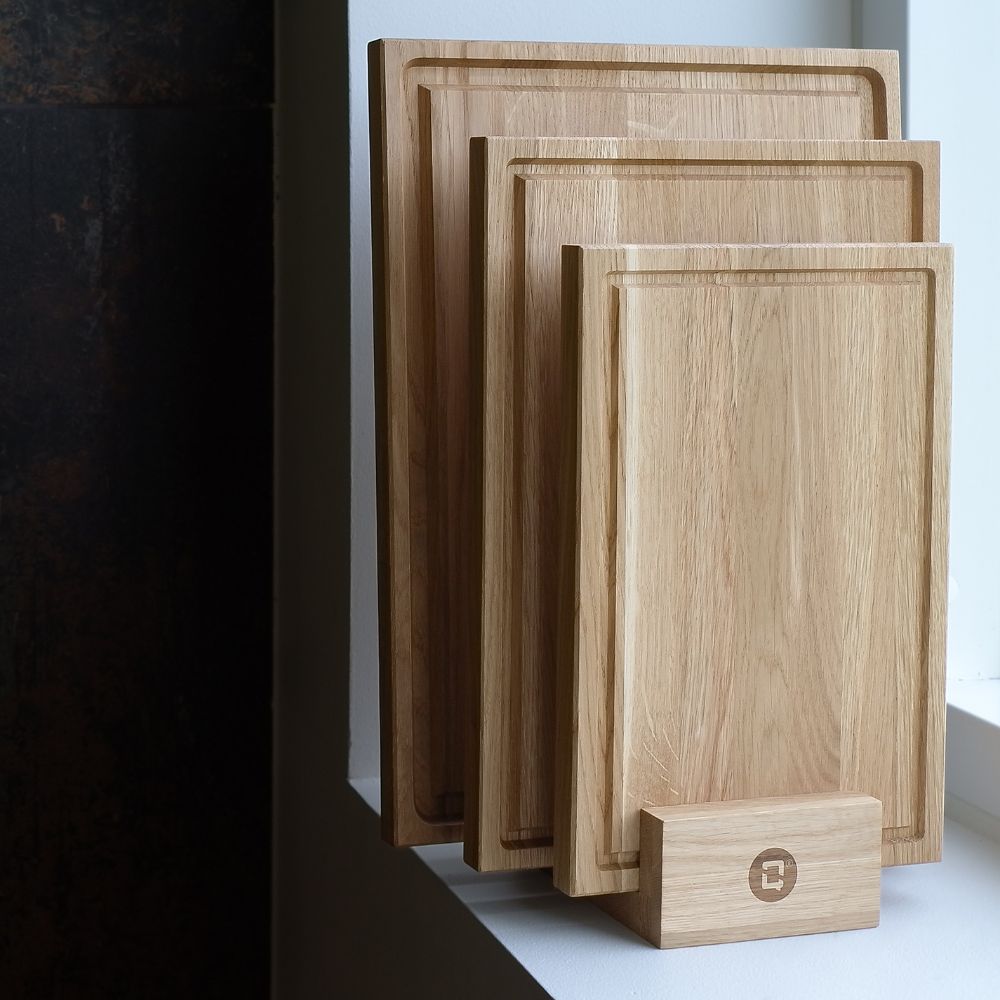 Sæt med 3 Skærebrætter i Egetræ med Saftrille