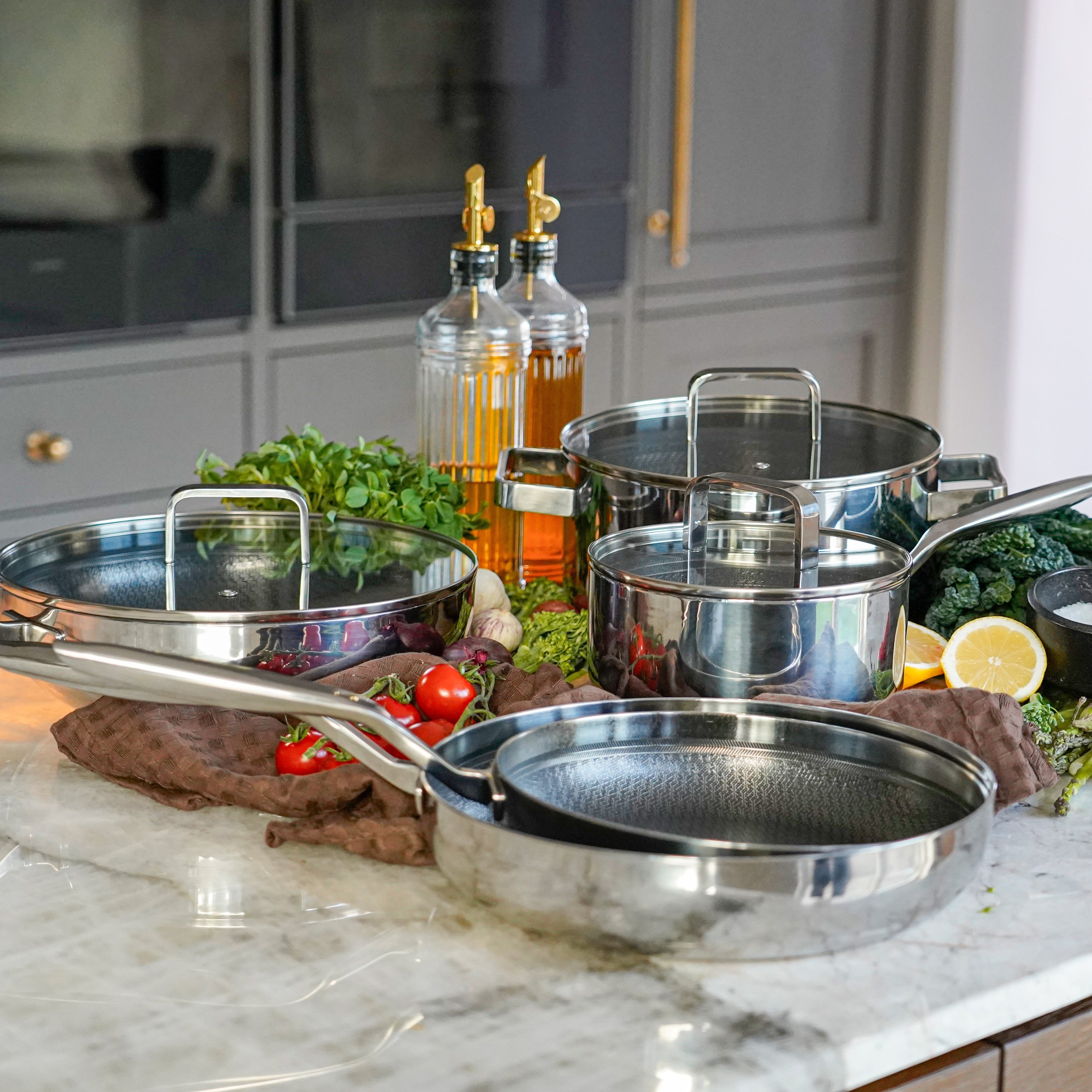 Sådan rengør og vedligeholder du dine 6-PLY gryder og pander