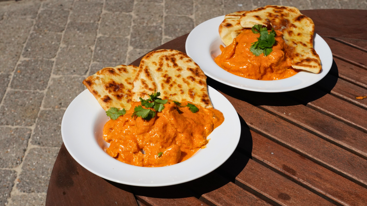 Butter Chicken i støbejern på grill