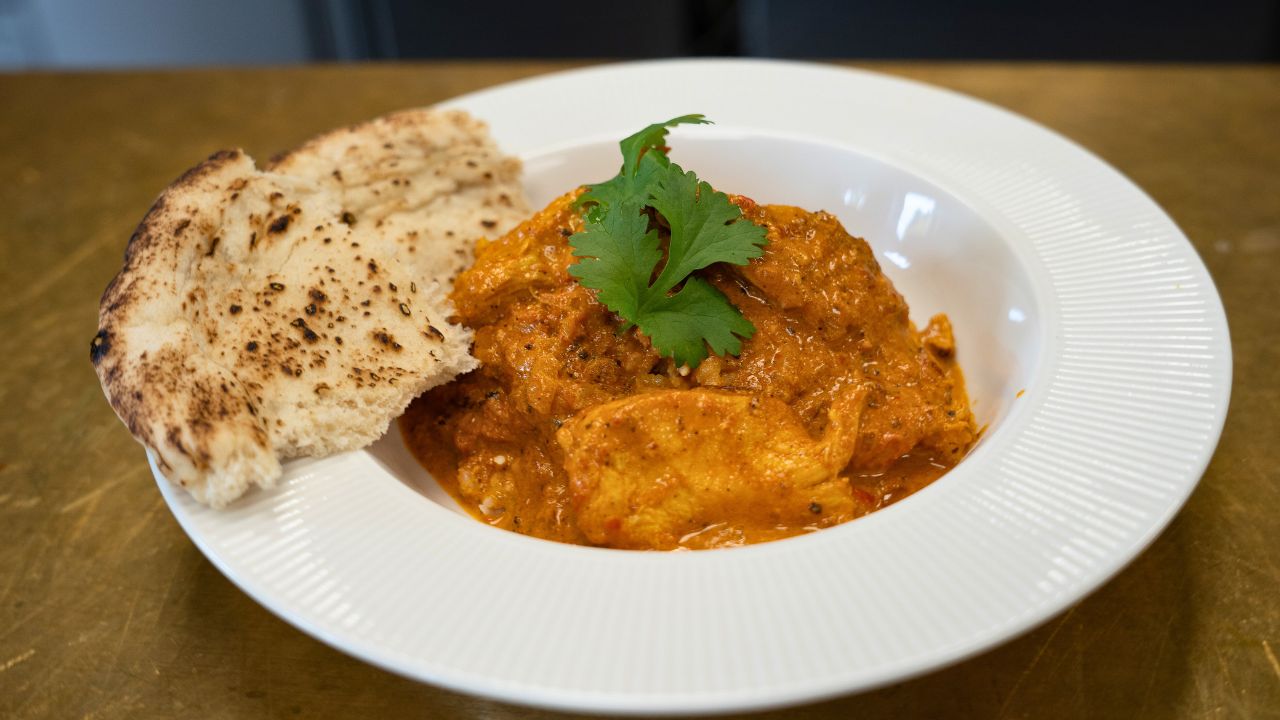 Chicken Tikka Masala med ris og naanbrød