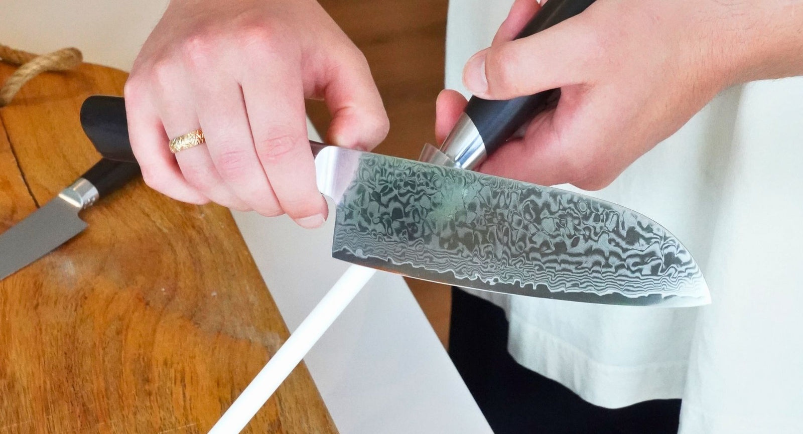 Slibning af kniv med strygestål