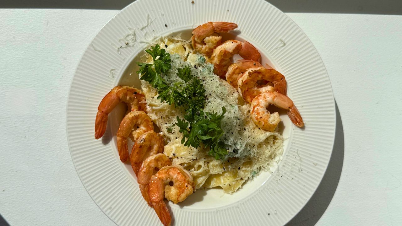 Cremet pasta med rejer