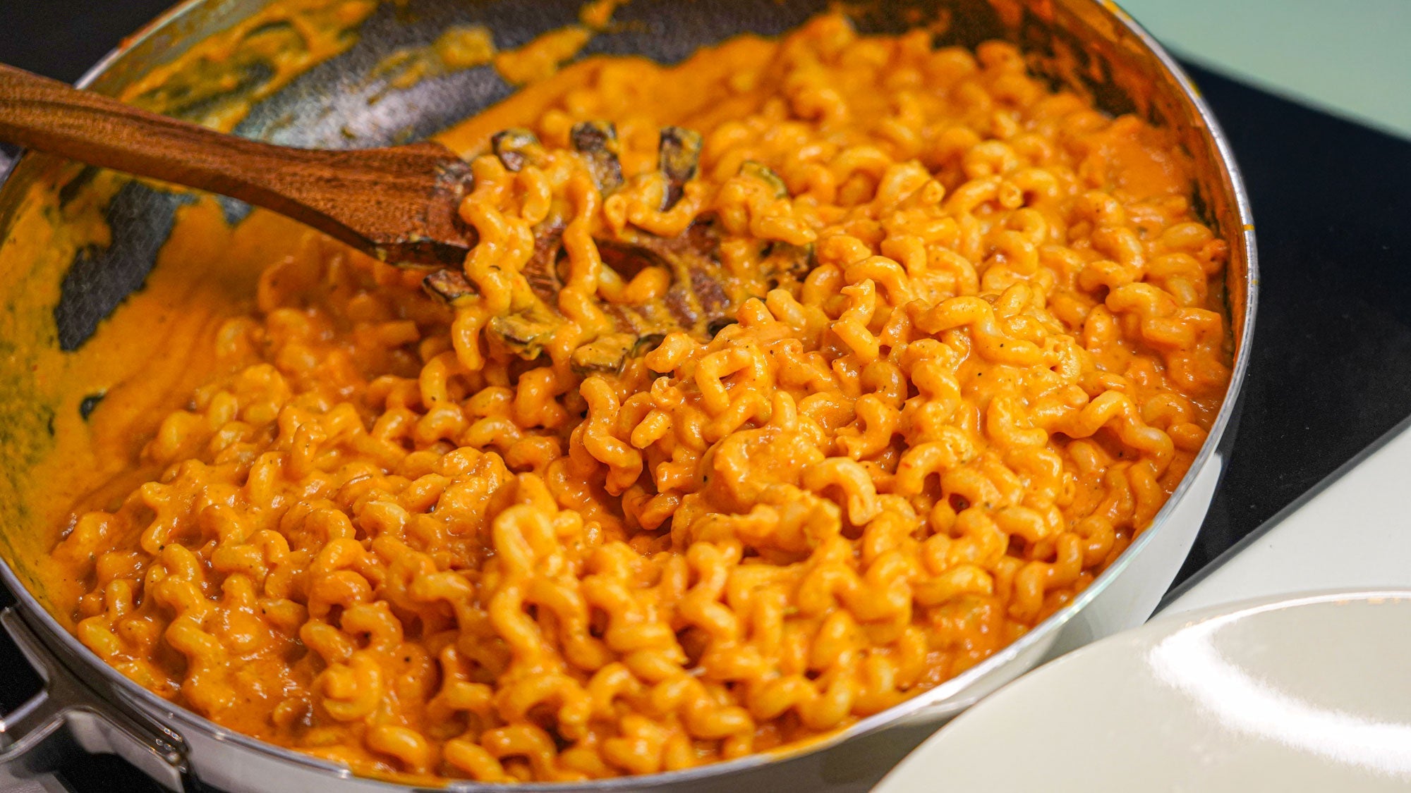 Cremet peberfrugt-pastasauce med ricotta