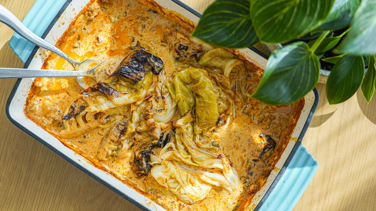 Smørstegt spidskål i cremet parmesan-flødesauce