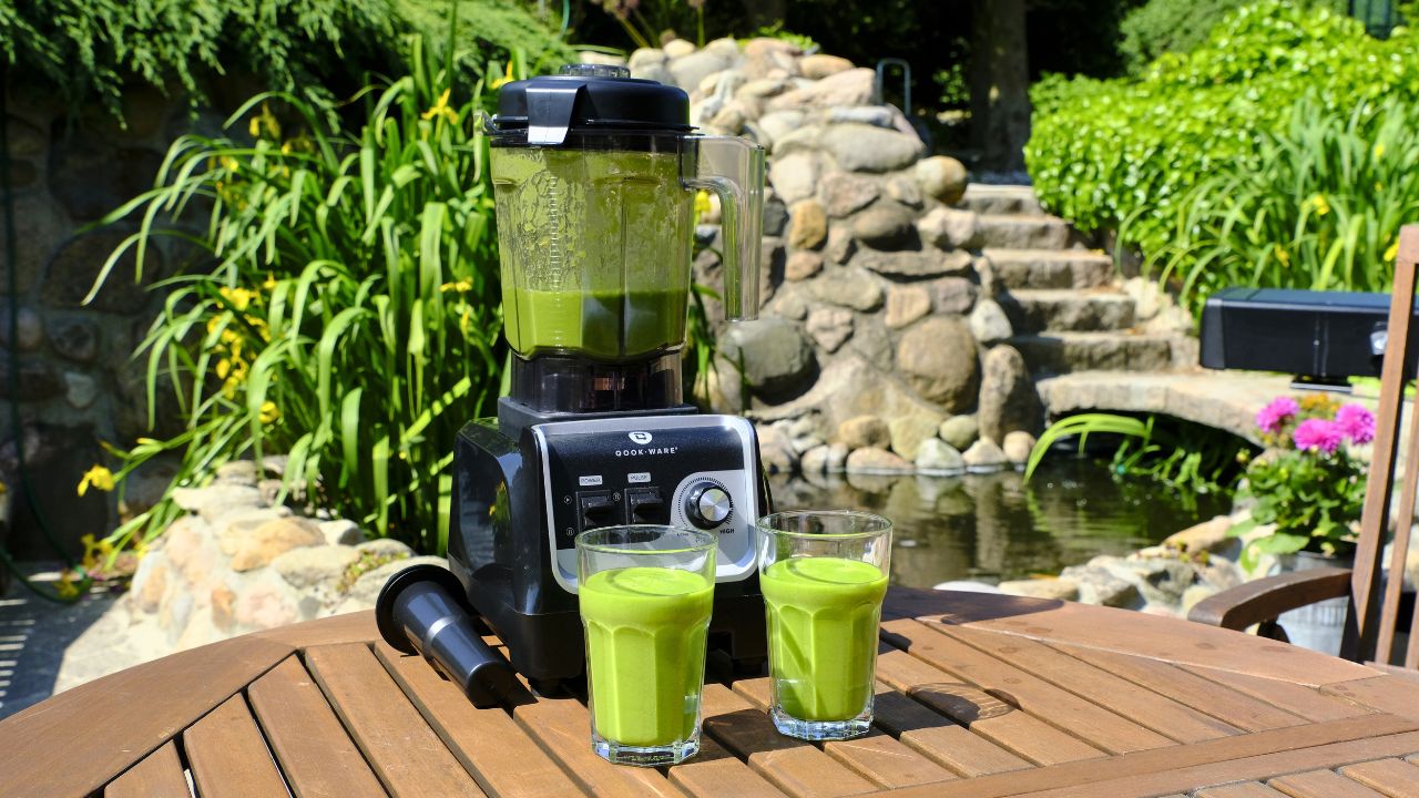 Grøn energibooster smoothie med spinat og ananas