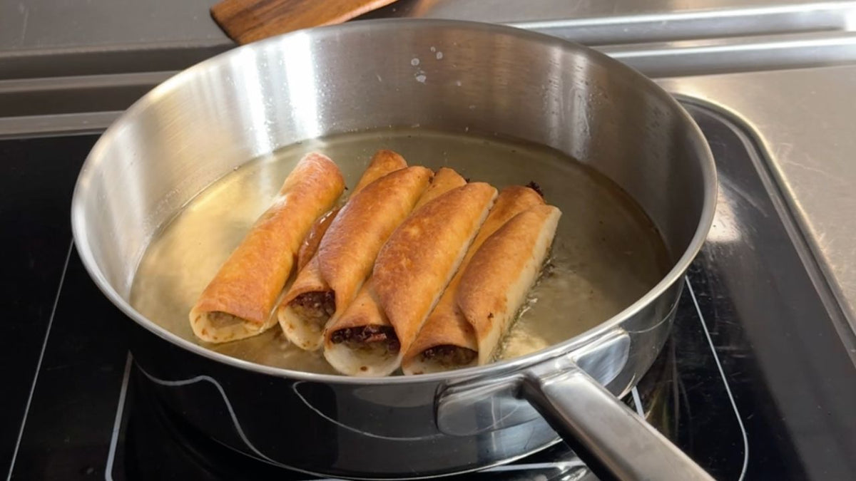 Taquitos med oksekød, majs og jalapeños