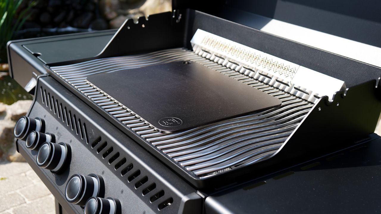 Sådan vedligeholder og rengør du dit bagestål i carbonstål