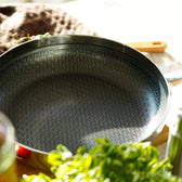 6-Ply Fusion Stegepande 24 Cm fra Qookware