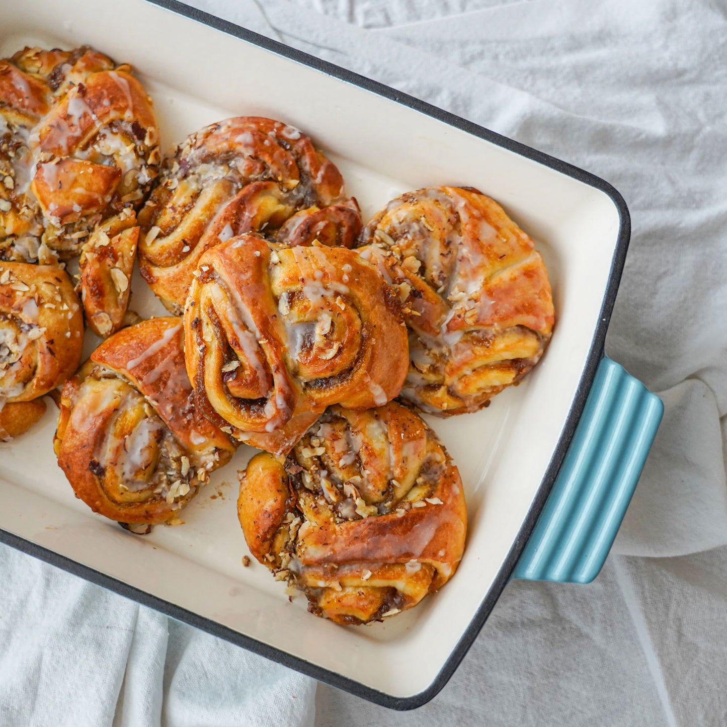 Emaljeret støbejerns fad 3,5 liter