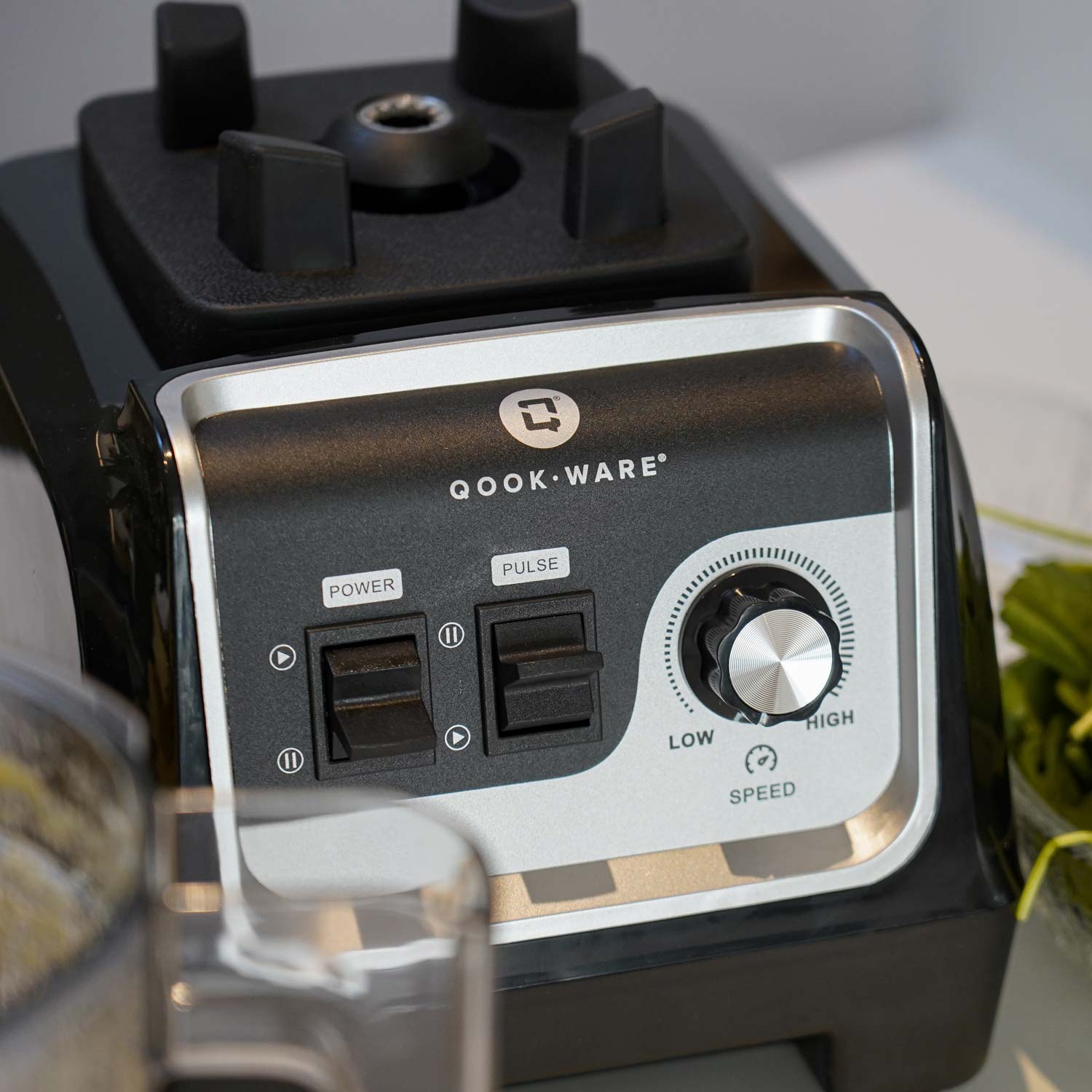 Nærbillede af knapper på Qookware blender
