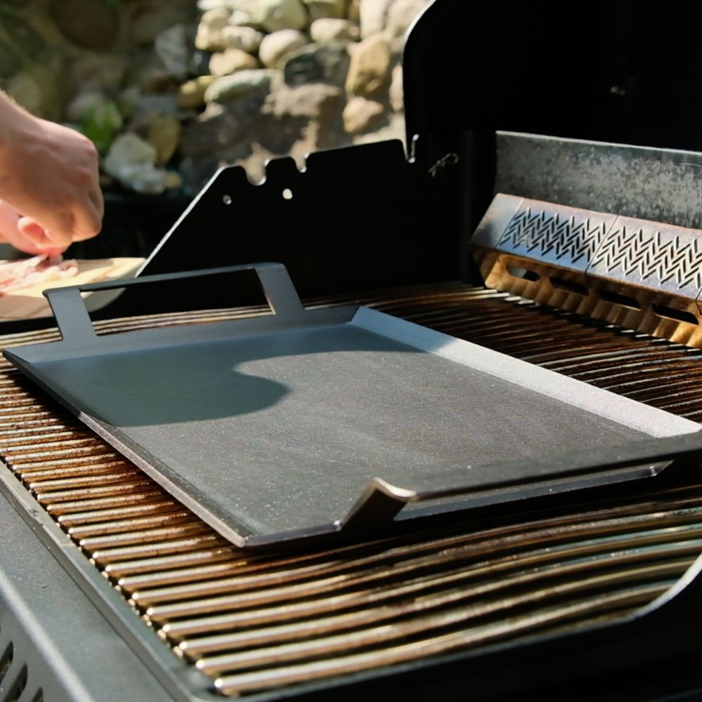 Stegepladen, der forvandler din grill til et professionelt udekøkken