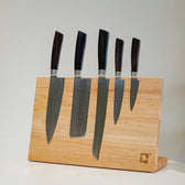 Magnetisk knivholder i egetræ med plads til 7 knive