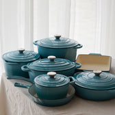 Komplet sæt i emaljeret støbejern fra Qookware