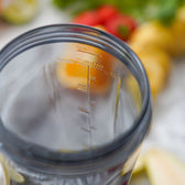 Kop med måleenhed til mini blender