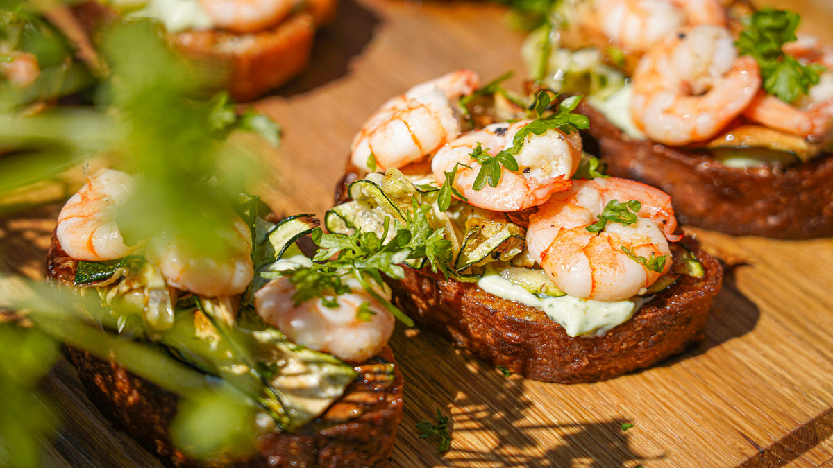 Bruschetta med rejer og squash